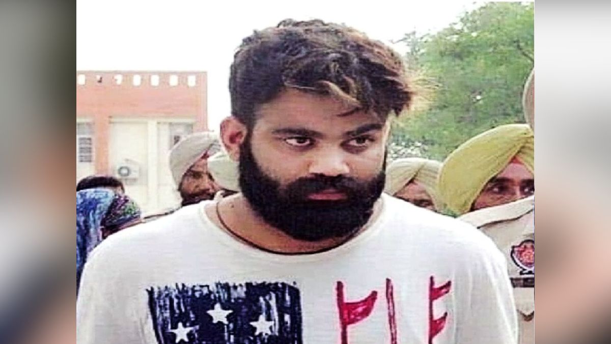 कौन है गैंगस्टर जग्गू भगवानपुरिया, जिसकी मां की गोली मारकर हुई हत्या? पंजाब का 'वसूली किंग' और कबड्डी से क्राइम तक का सफर कौन है गैंगस्टर जग्गू भगवानपुरिया, जिसकी मां की गोली मारकर हुई हत्या? पंजाब का 'वसूली किंग' और कबड्डी से क्राइम तक का सफर