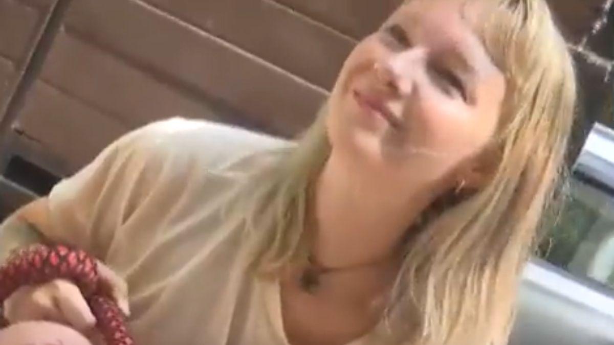 वाराणसी की गलियों में घूमने वाली डॉगी जया जाएगी नीदरलैंड, वीजा-पासपोर्ट भी बना