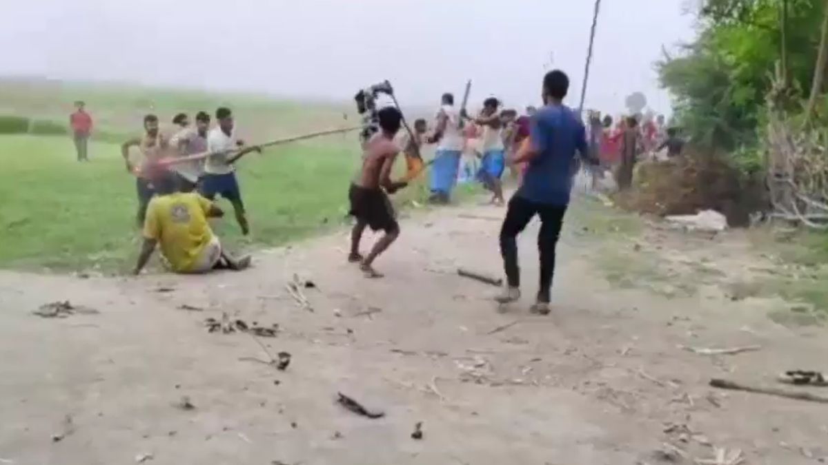 आम-लीची को लेकर बिहार के बेगूसराय में चली जमकर लाठियां, चले ईंट-पत्थर, फायरिंग भी हुई