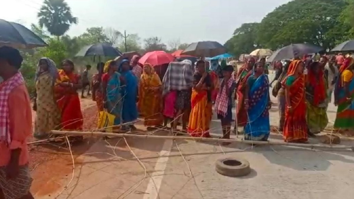 ओडिशा में कलेक्टर की कार पर हमला.