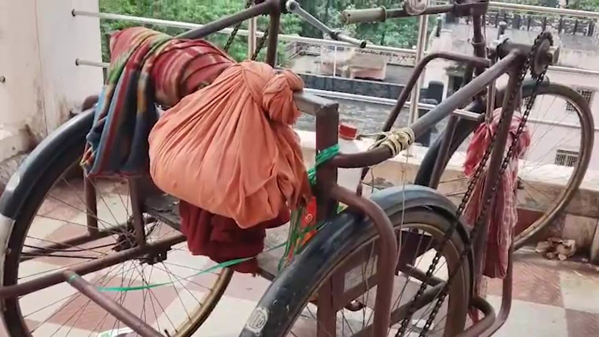 odisha 73 year old sukadev nahak travels 150 km on tricycle fractured leg reach hospital odisha 73 year old sukadev nahak travels 150 km on tricycle fractured leg reach hospital