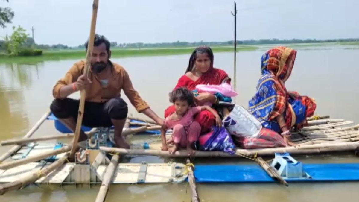 Odisha Flood Pregnant Woman Taken to Hospital on Makeshift Door Raft Gives Birth One Minute Later