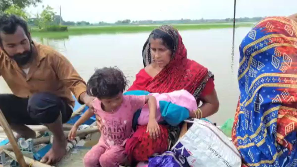Odisha Flood Pregnant Woman Taken to Hospital on Makeshift Door Raft Gives Birth One Minute Later