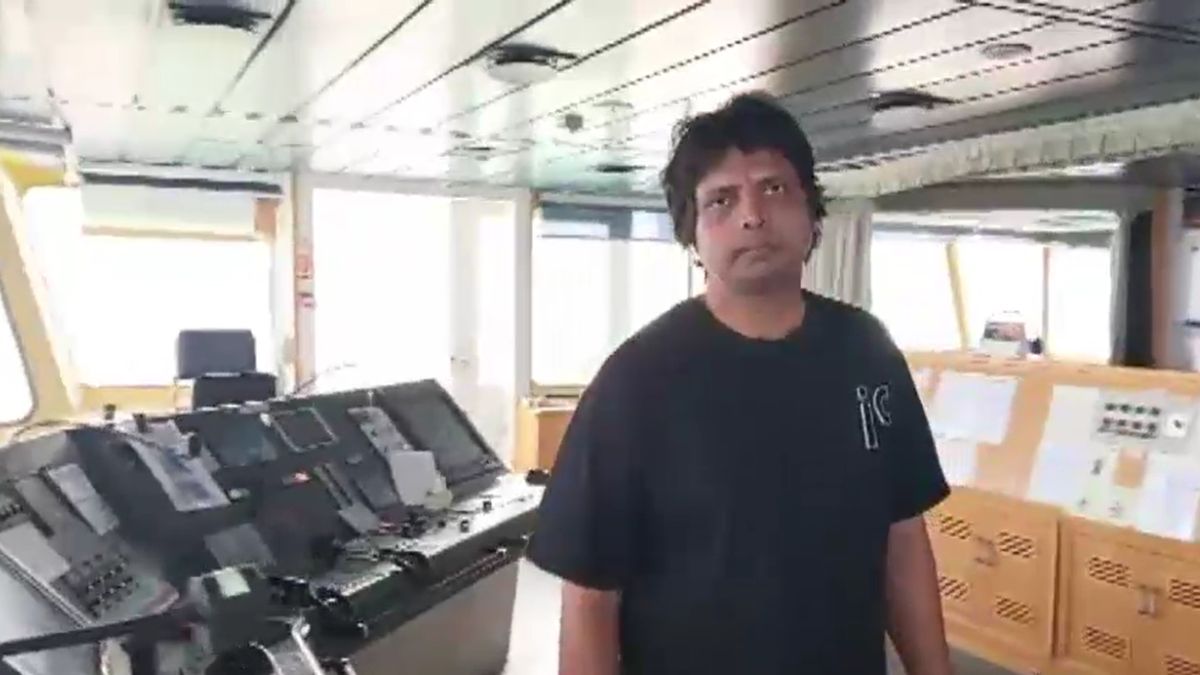 odisha youth stranded strait of hormuz 20 days indian seafarers crisis