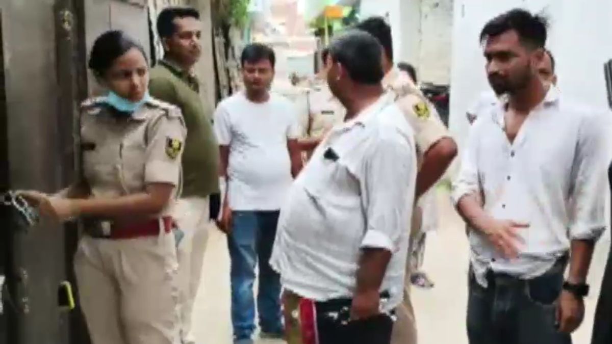 One woman six men objectionable material in rooms police raid sex racket One woman six men objectionable material in rooms police raid sex racket