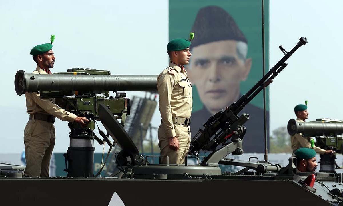 Pakistani soldiers Saudi Arabia Iran