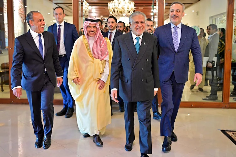 Pakistan's Ishaq Dar with leaders of Turkey, Egypt and Saudi Arabia Pakistan's Ishaq Dar with leaders of Turkey, Egypt and Saudi Arabia