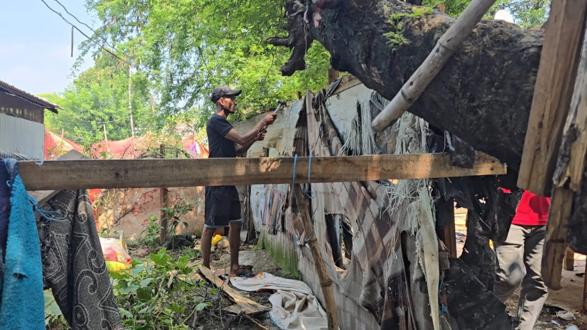 Slums Being Removed in Narwal