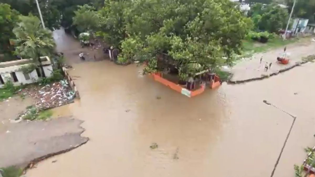 patna ganga flood threat sdo kashish bakshi planing sdrf boats divers