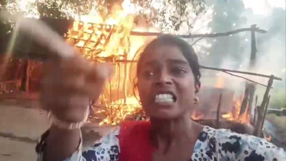phoolan devi revenge girl cries burning hut budaun police house fire allegation