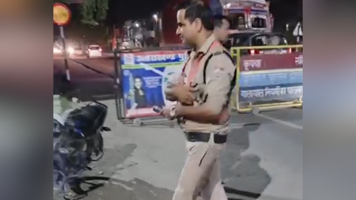policeman saves kitten from road takes her home viral video selaqui uttarakhand policeman saves kitten from road takes her home viral video selaqui uttarakhand