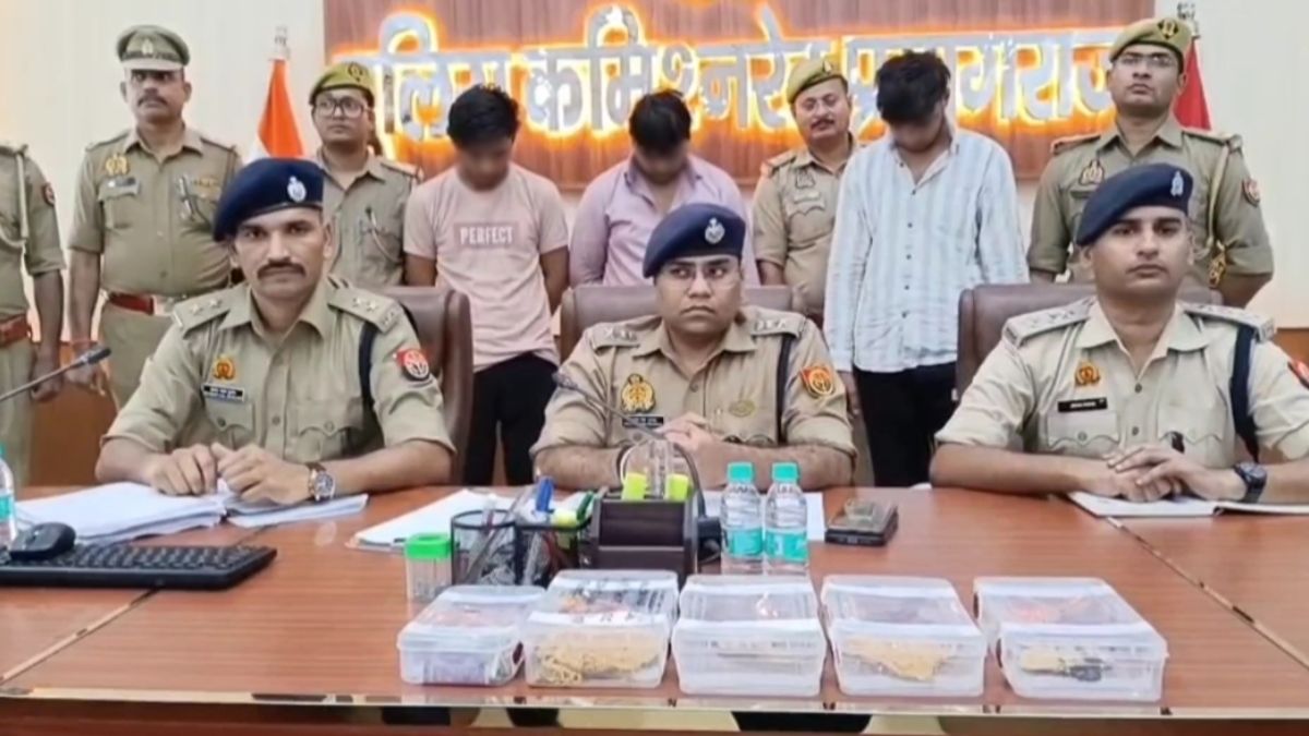 prayagraj instagram friendship theft 70 lakh jewellery three arrested