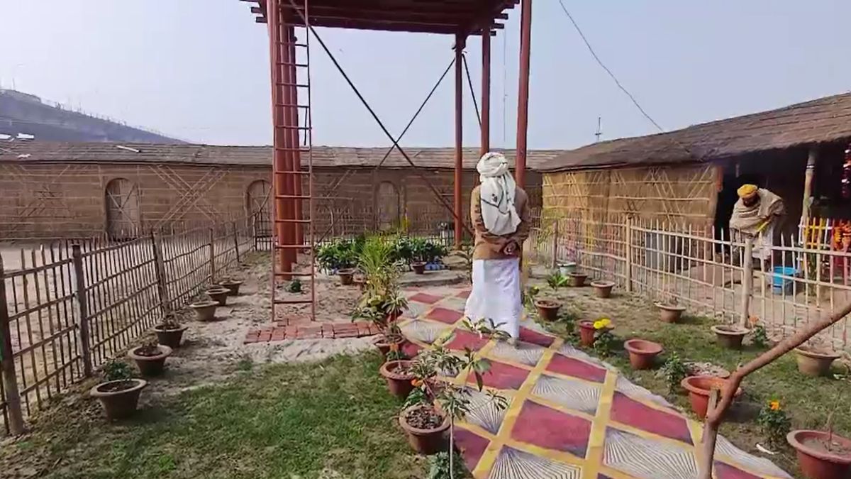 चार मंजिला अखंड ज्योति, दो दशक और प्रयागराज मेला… देवरहा बाबा के शिष्य के पंडाल की अनोखी कहानी