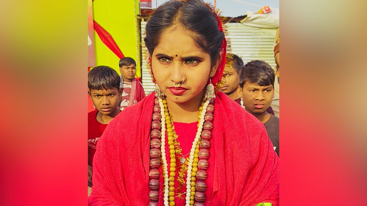 सलमान खान की फैन हैं वायरल गर्ल माही निषाद… माघ मेले में बेचती हैं हाथों से बनी माला, अब इस बात से हैं परेशान