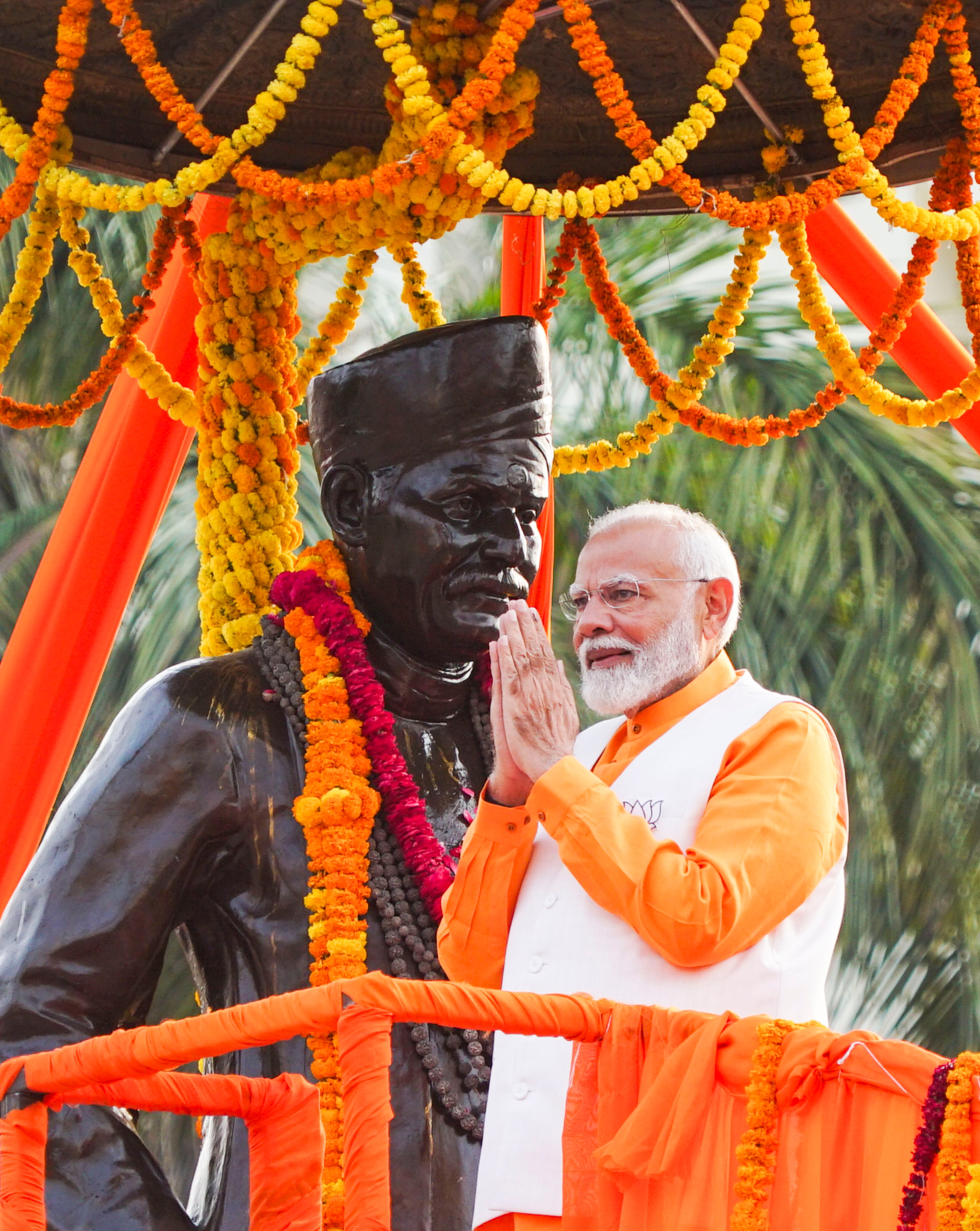 पीएम मोदी रोड शो