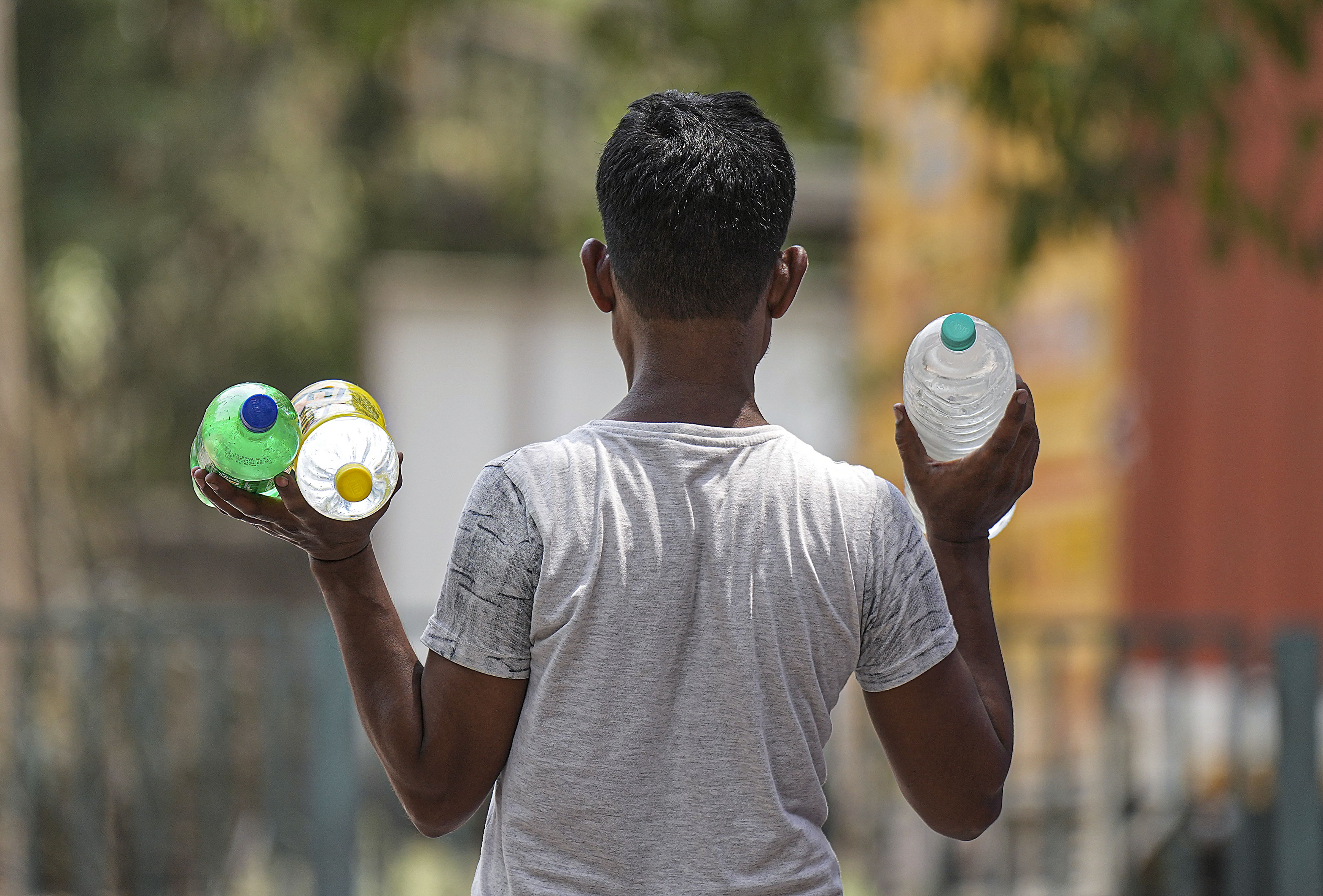 पानी की किल्लत से जूझ रही दिल्ली