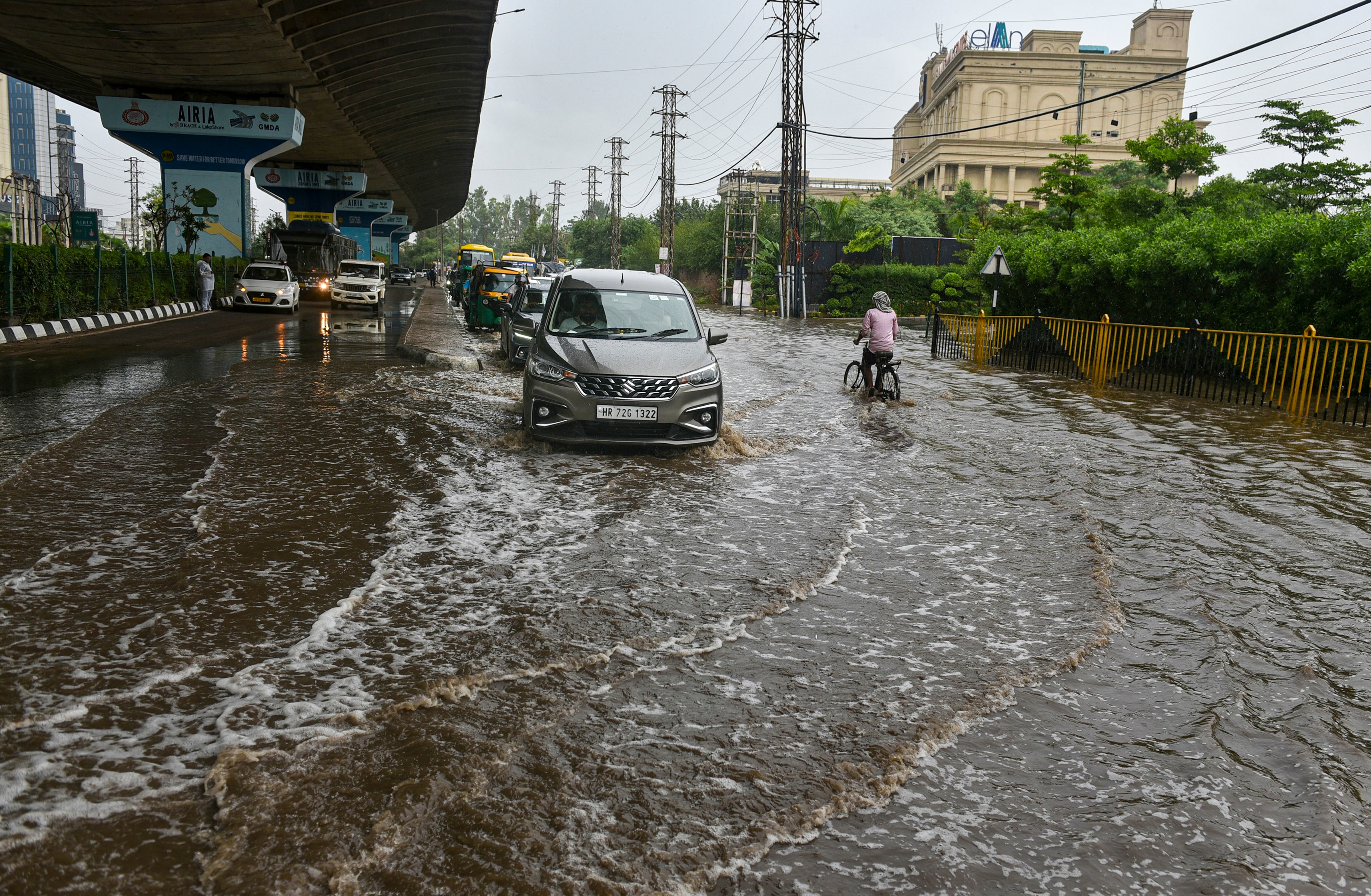 बारिश ने किया बेहाल