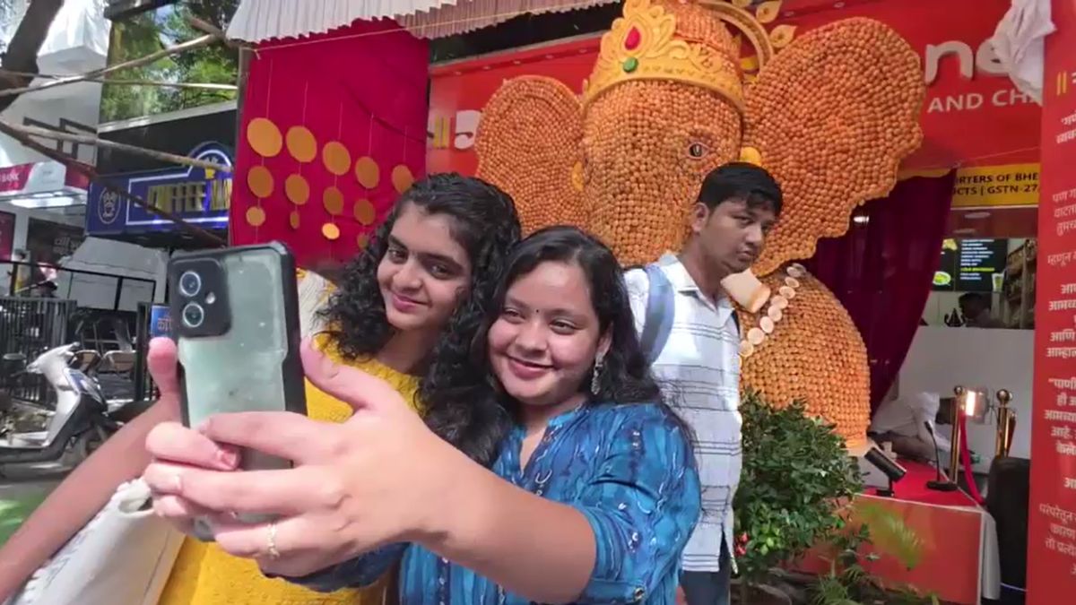 Pune Ganpati Idol Made With 21000 Panipuris Attracts Devotees