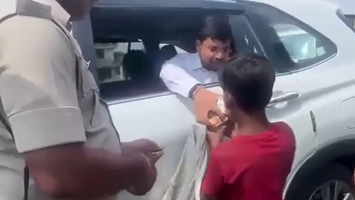 purnia dm stops car child picking garbage school admission 19 second video