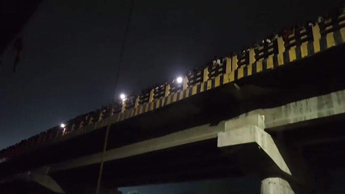 Purnia Fortuner Breaks Bridge Railing Falls River Former MP Cousin Dies