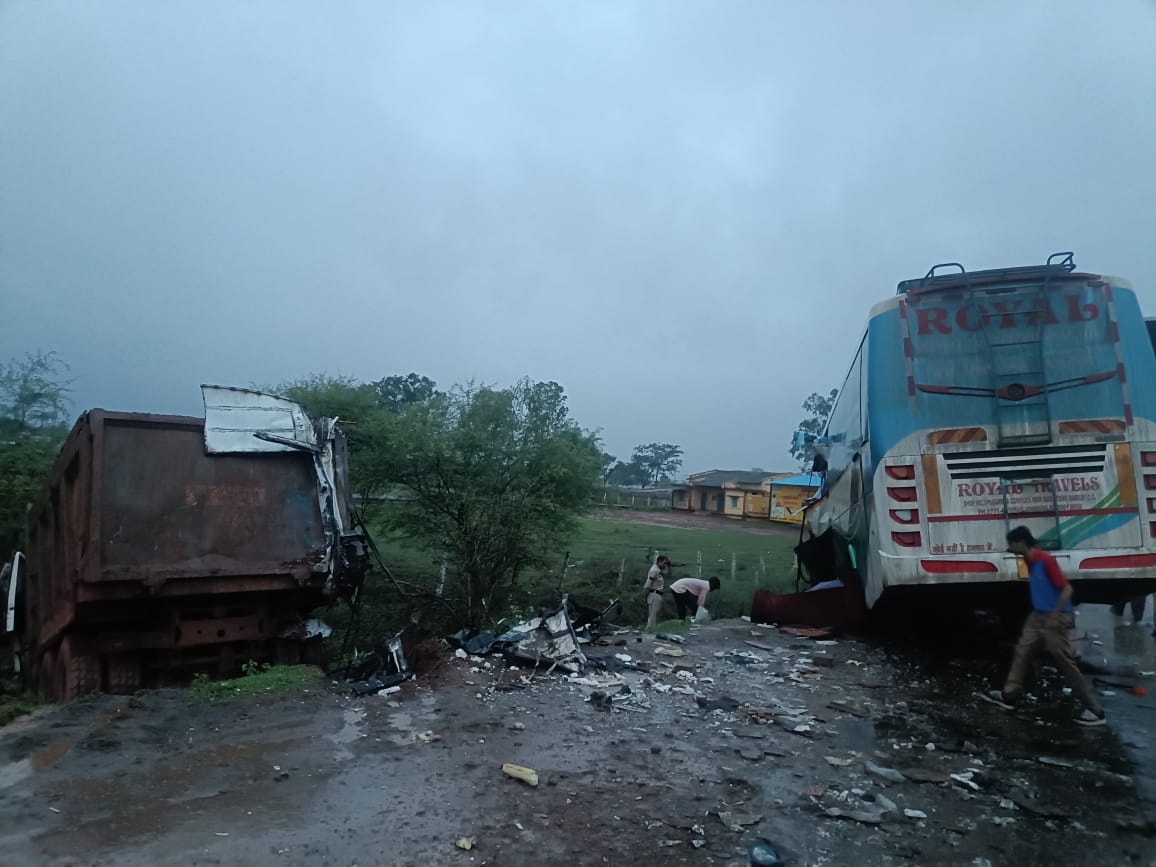 raipur bus accident