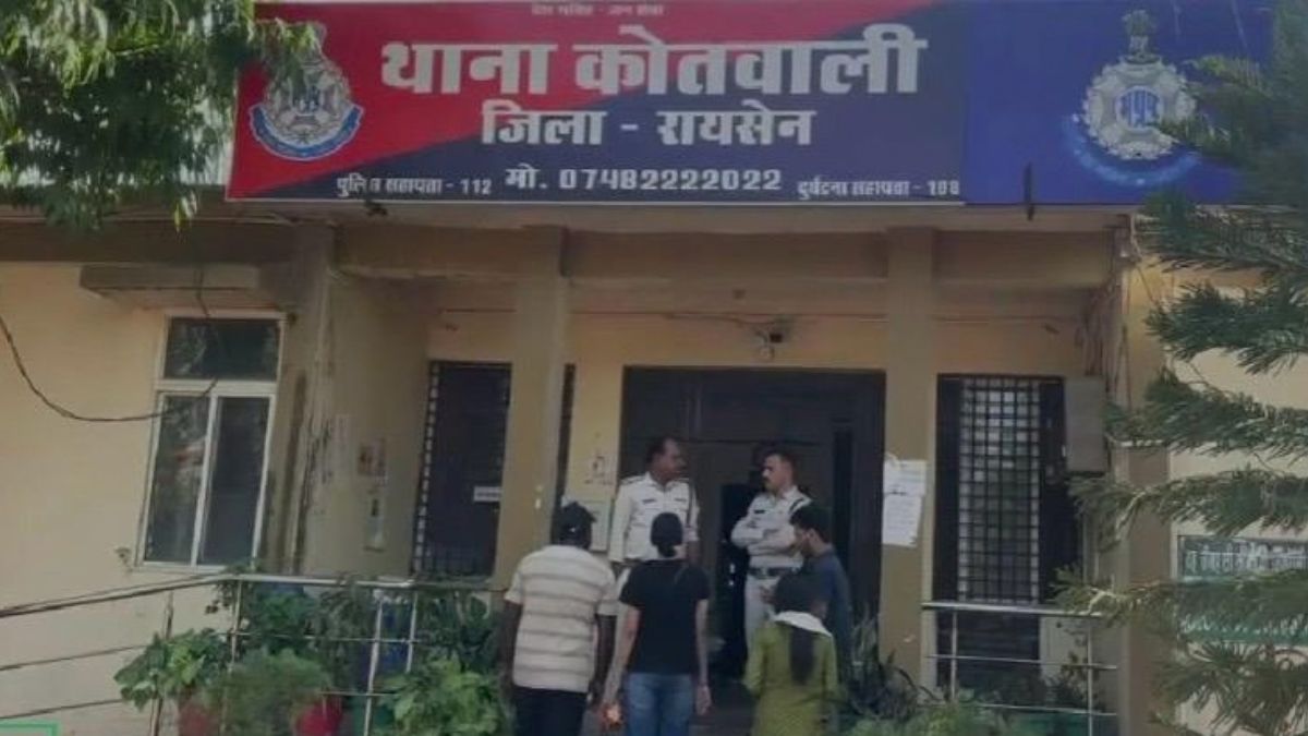 Raisen women assaults scooty rider caught on cctv