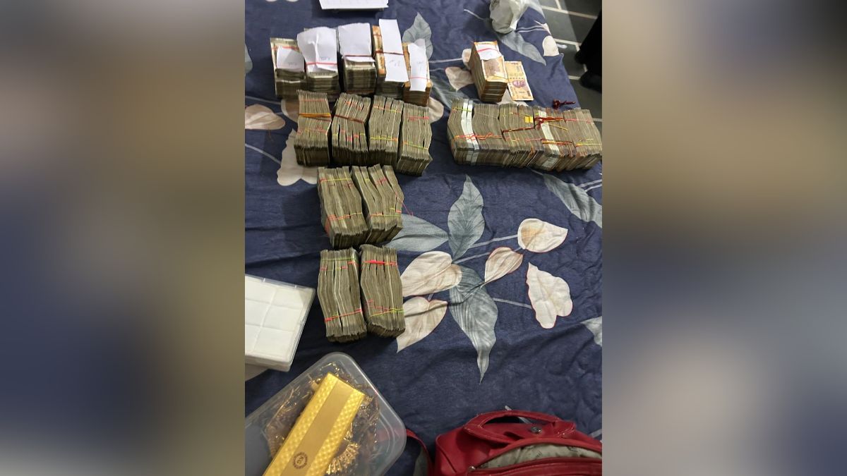 rajasthan acb raids junior assistant assets worth rs 15 crore disproportionate assets case