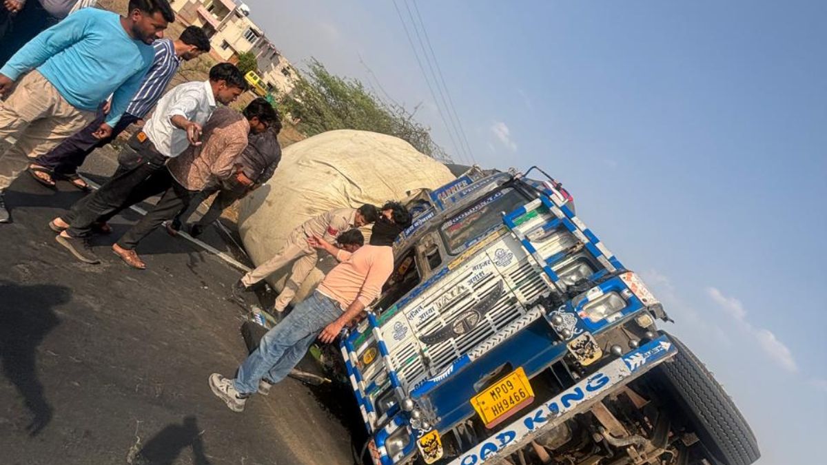 Rajgarh truck loaded with fodder rolling then overturned highway