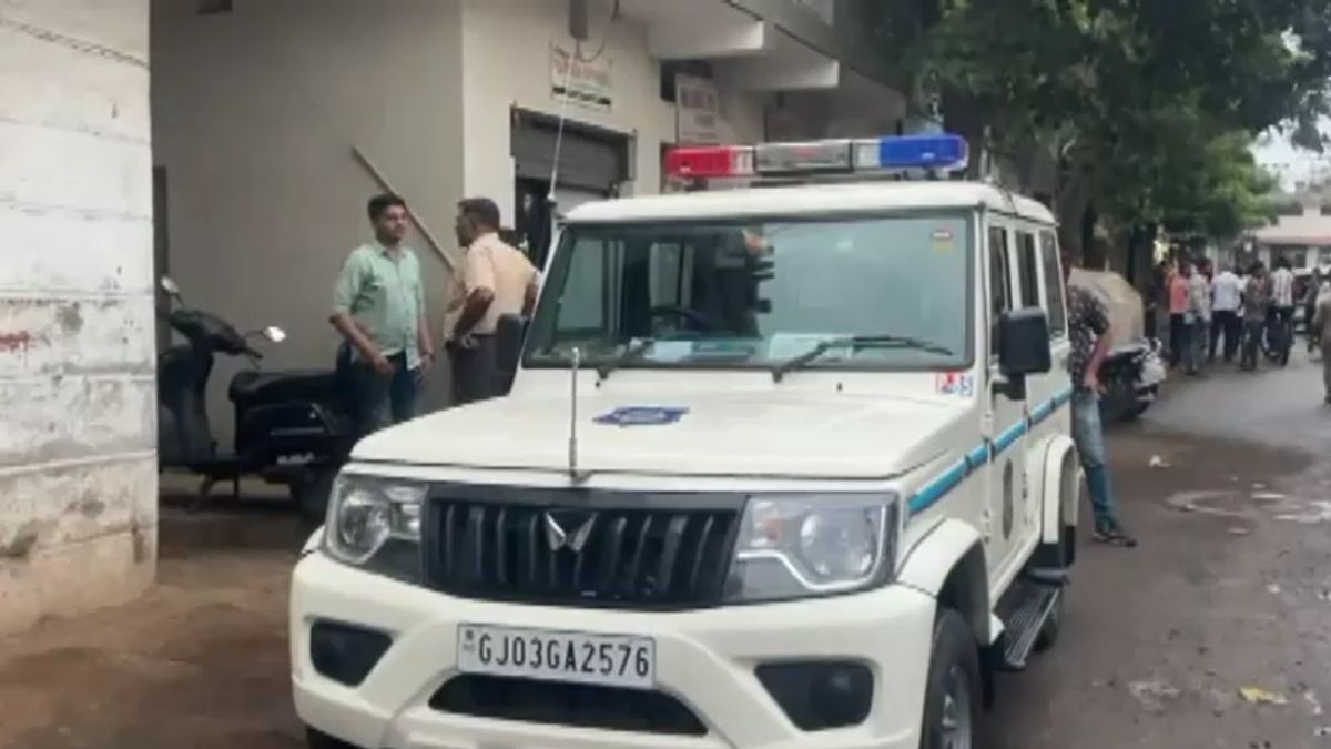 Rajkot Murder Father Allegedly Kills 33 Year Old Son With Hammer Family Dispute
