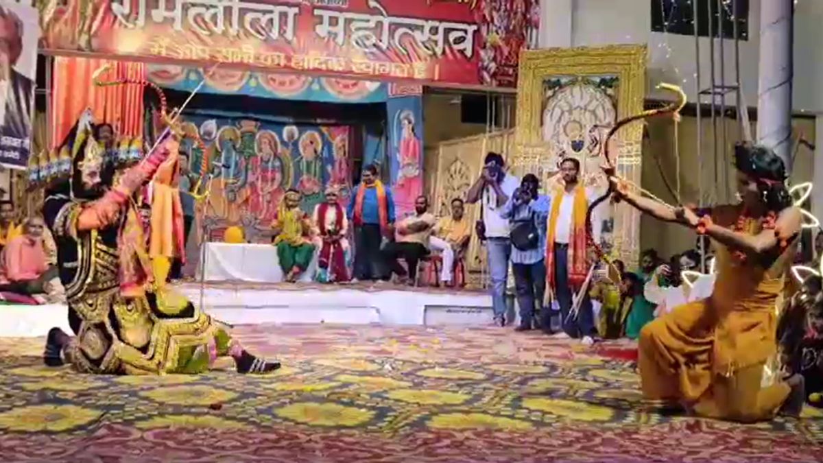 rajnath pandey emotional playing lord ram ayodhya ramlila