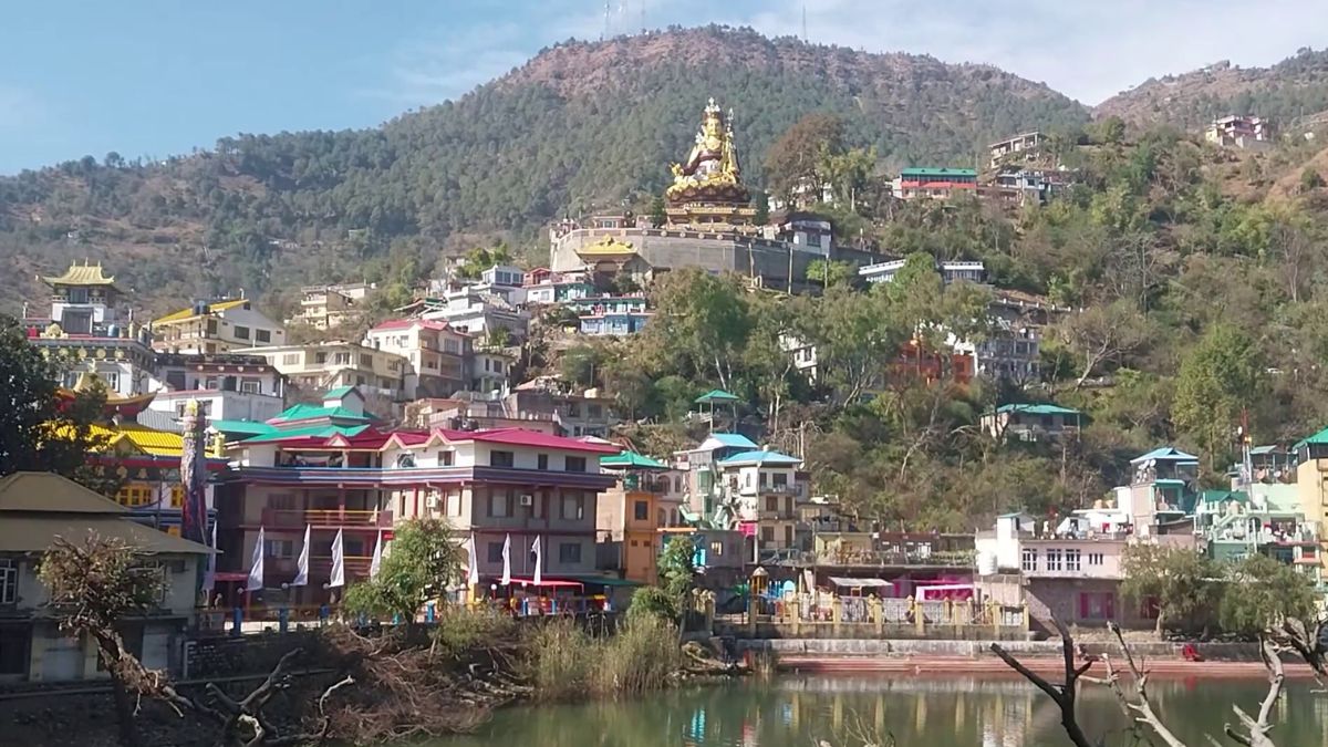 rewalsar lake buddhist chanting special pooja mandi