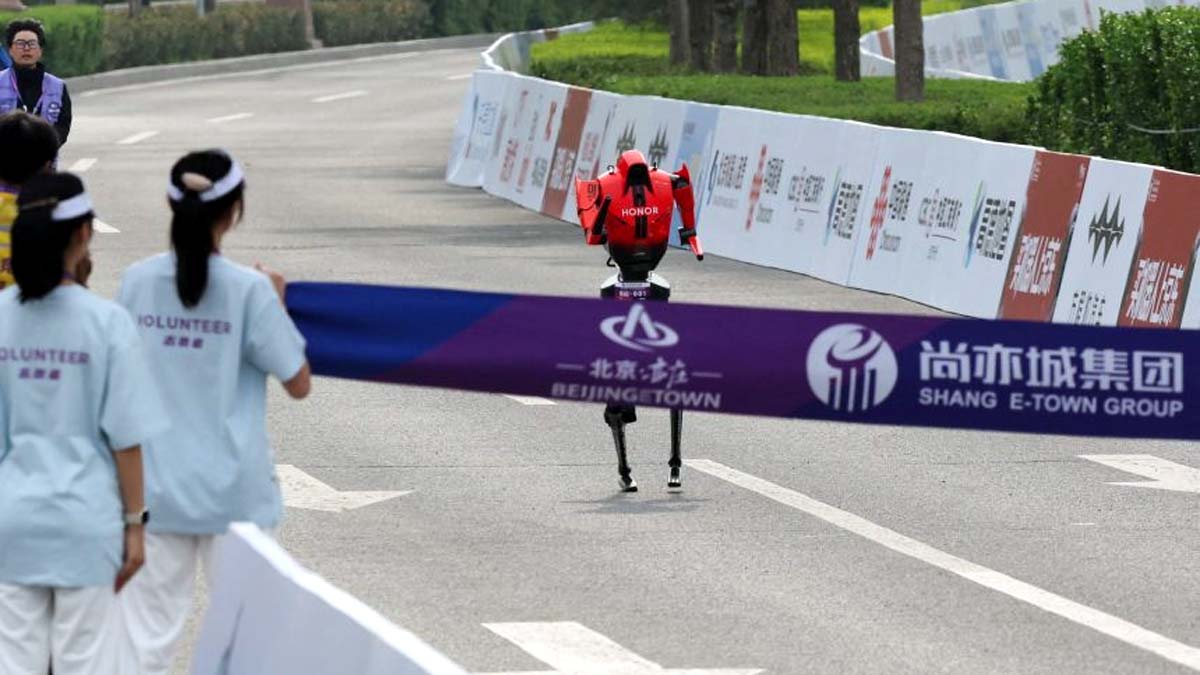   लाइटनिंग रोबोट हाफ-मैराथन