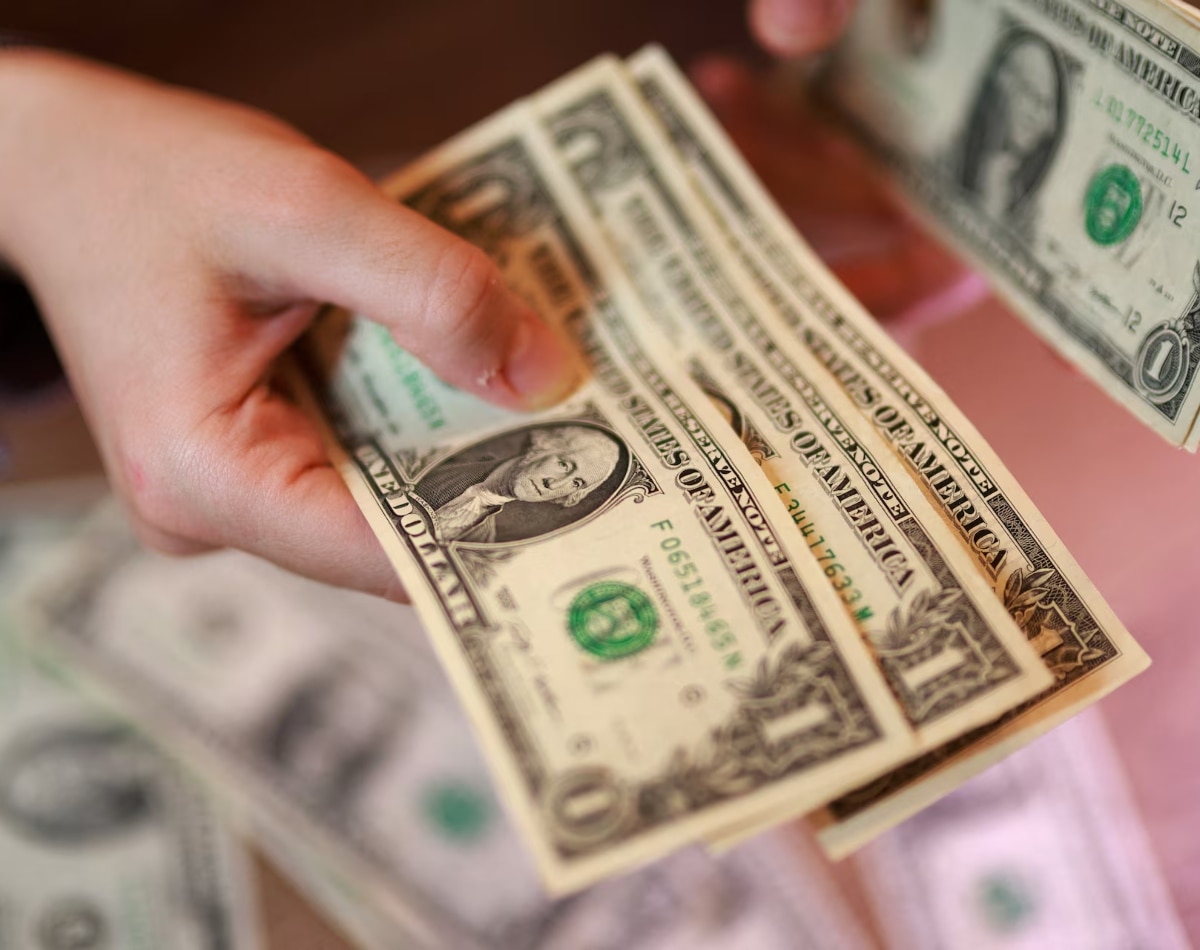 US Dollar 
