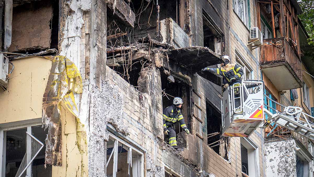 Russia Attacks Kyiv in Israel Style