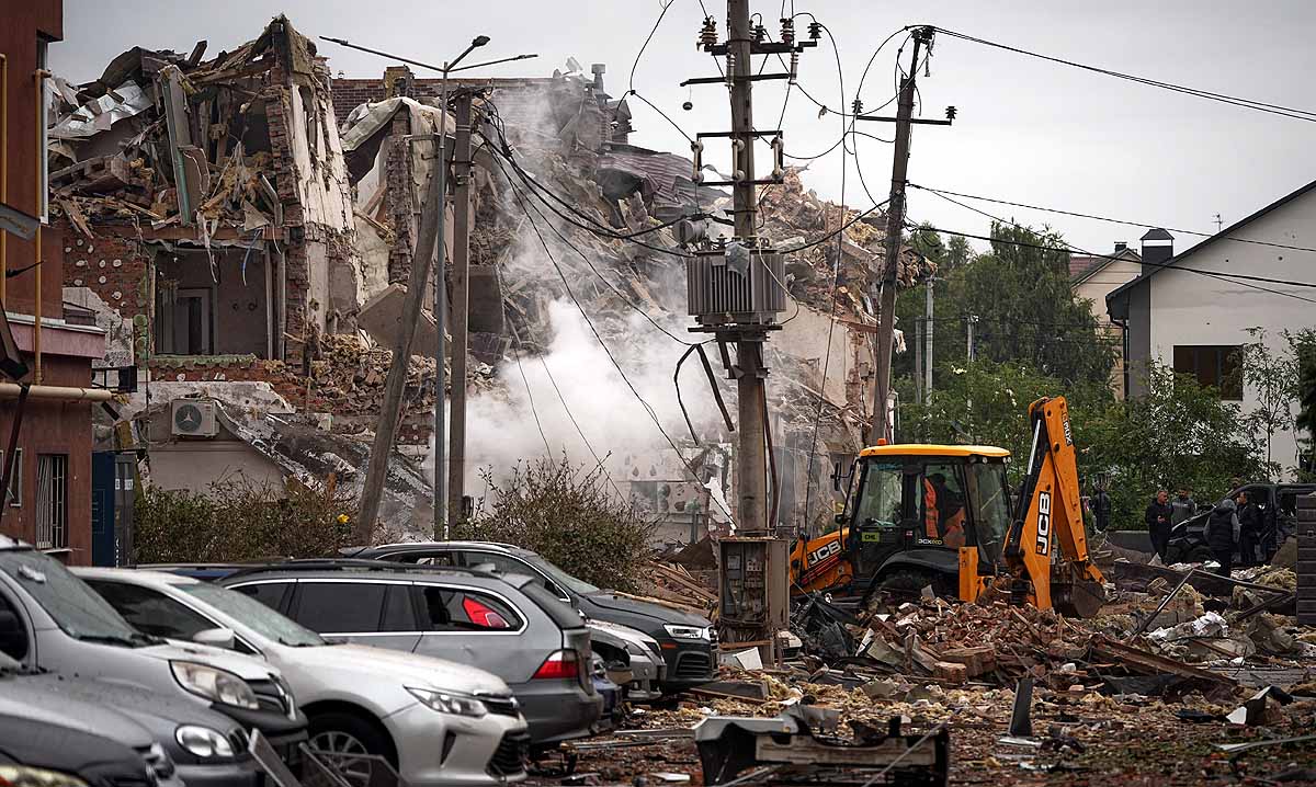 Russia Attacks Kyiv in Israel Style