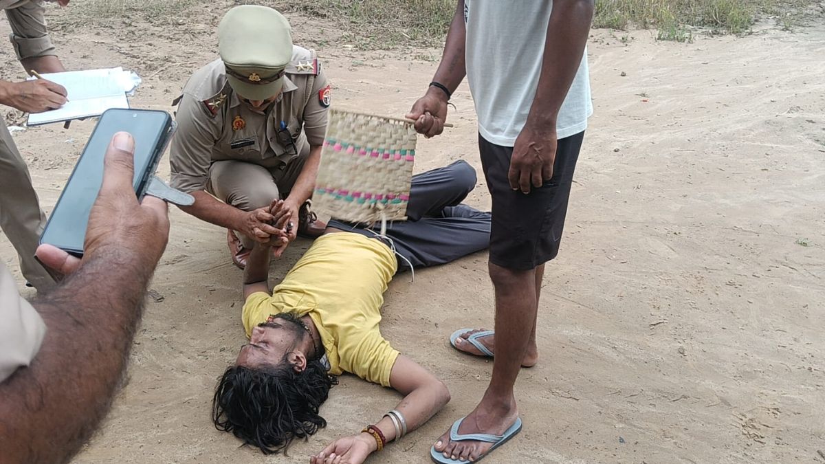 Saharanpur Police Saves Unconscious Kanwariya During Kanwar Yatra Hospital Saharanpur Police Saves Unconscious Kanwariya During Kanwar Yatra Hospital