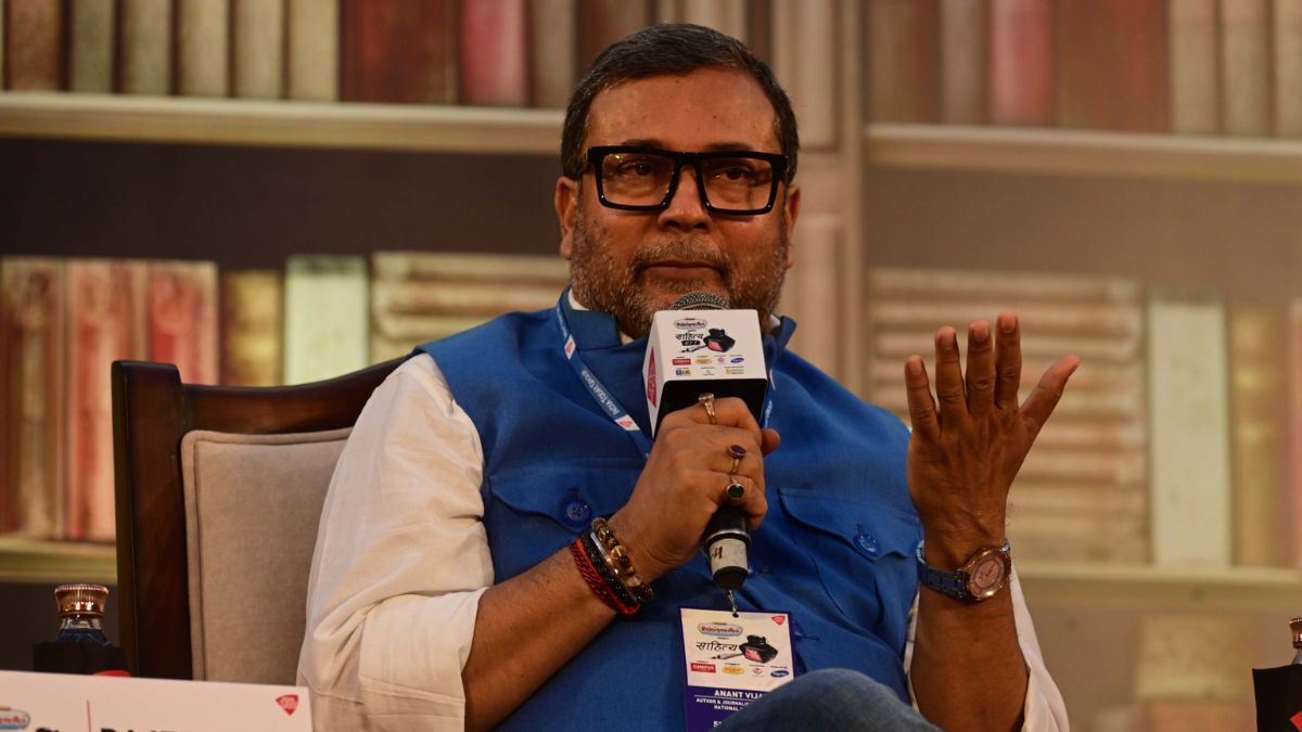 Sahitya Aajtak 2025 Kumud Sharma Bilingual Poet Manu Dash Journalist Anant Vijay Sahitya Aajtak 2025 Kumud Sharma Bilingual Poet Manu Dash Journalist Anant Vijay