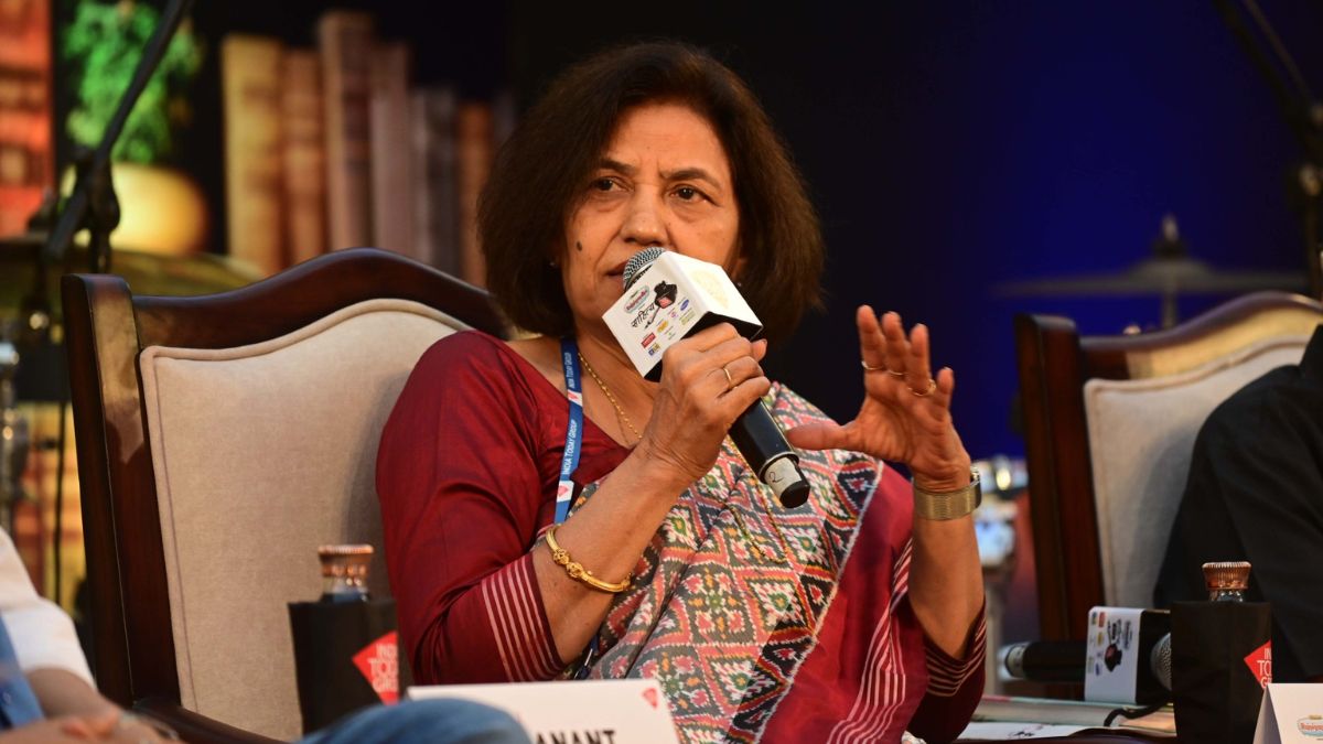 Sahitya Aajtak 2025 Kumud Sharma Bilingual Poet Manu Dash Journalist Anant Vijay Sahitya Aajtak 2025 Kumud Sharma Bilingual Poet Manu Dash Journalist Anant Vijay