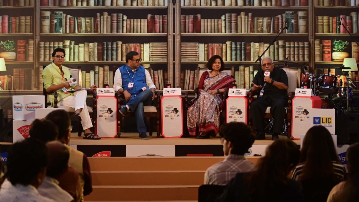 Sahitya Aajtak 2025 Kumud Sharma Bilingual Poet Manu Dash Journalist Anant Vijay Sahitya Aajtak 2025 Kumud Sharma Bilingual Poet Manu Dash Journalist Anant Vijay