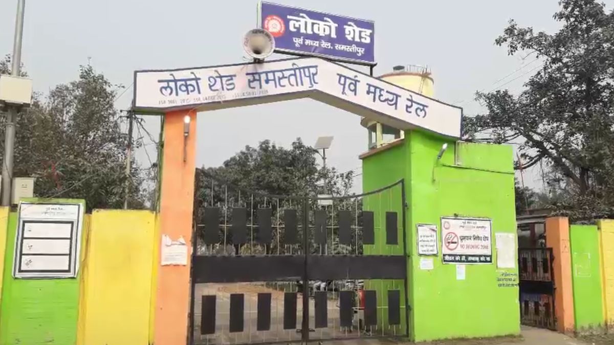 कबाड़ी को बेच दिया था रेल इंजन. (File Photo) कबाड़ी को बेच दिया था रेल इंजन. (File Photo)