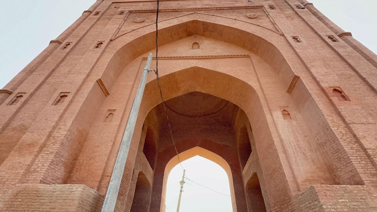 sambhal 400 year old saundhan fort restored pre wedding shoot tourist destination