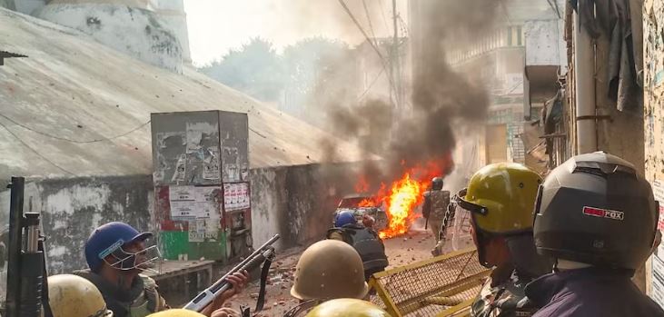 Sambhal Temple and Mosque Row