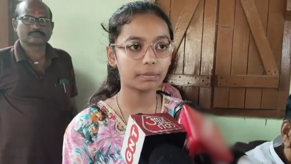 Sarhasa 12 Year Old Girl Donates Birthday Savings To Nepal Flood Victims