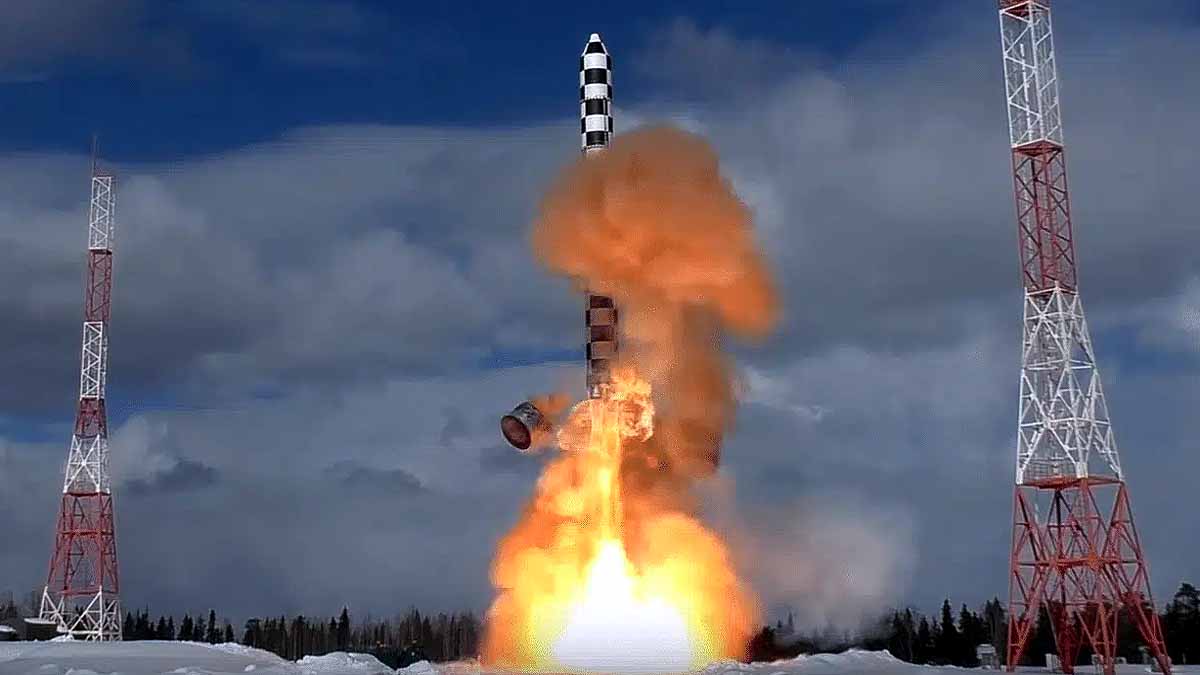 Russia vs USA Nuclear War
