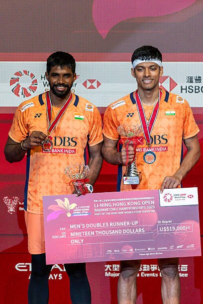 satwik-chirag-shetty-pose-for-photo-with-trophy