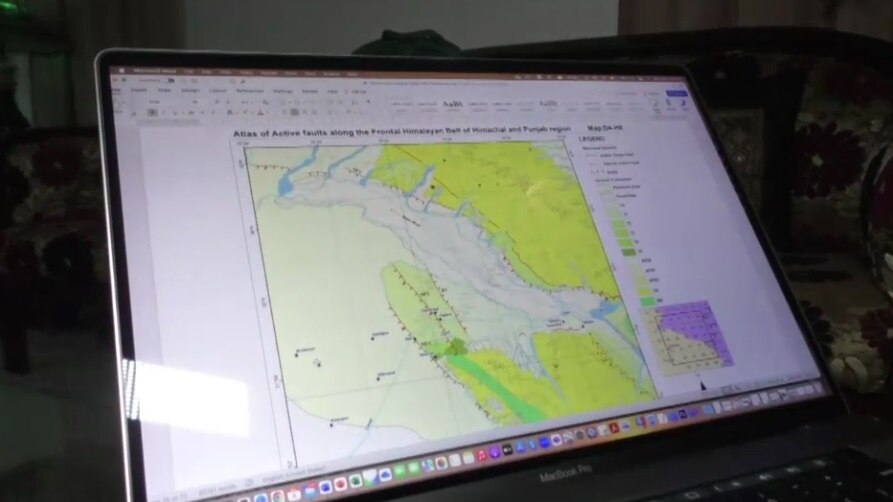 कानपुर IIT के प्रोफेसर जावेद मलिक 