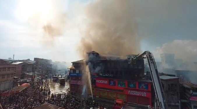 संपत्तियां जलकर राख.