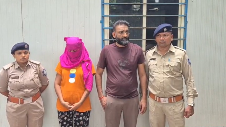 पुलिस की गिरफ्त में आरोपी. पुलिस की गिरफ्त में आरोपी.