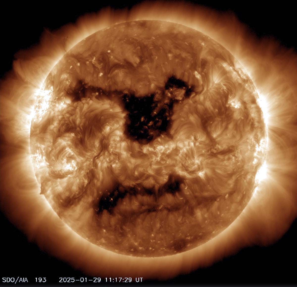 Surya Grahan Coronal Hole in Sun