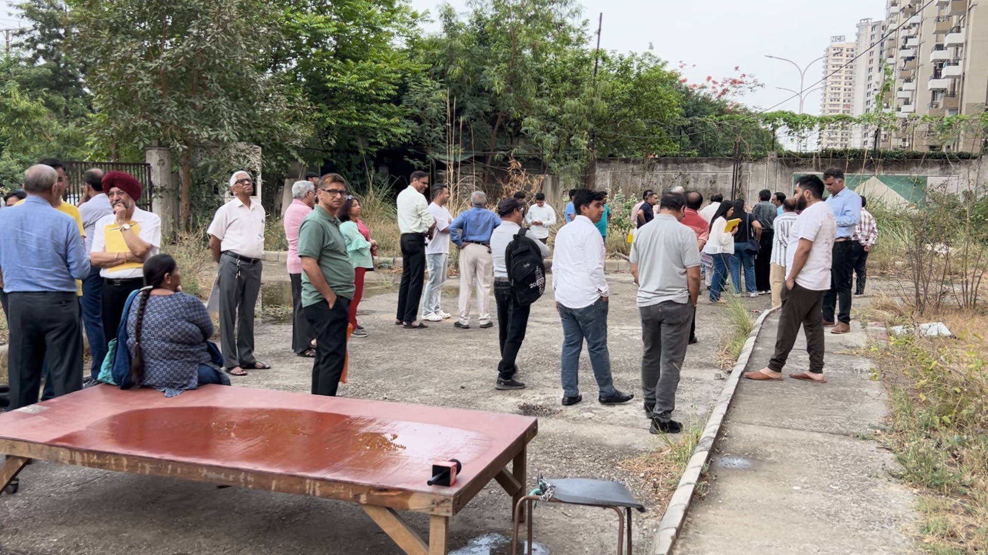 घर का इंतजार.